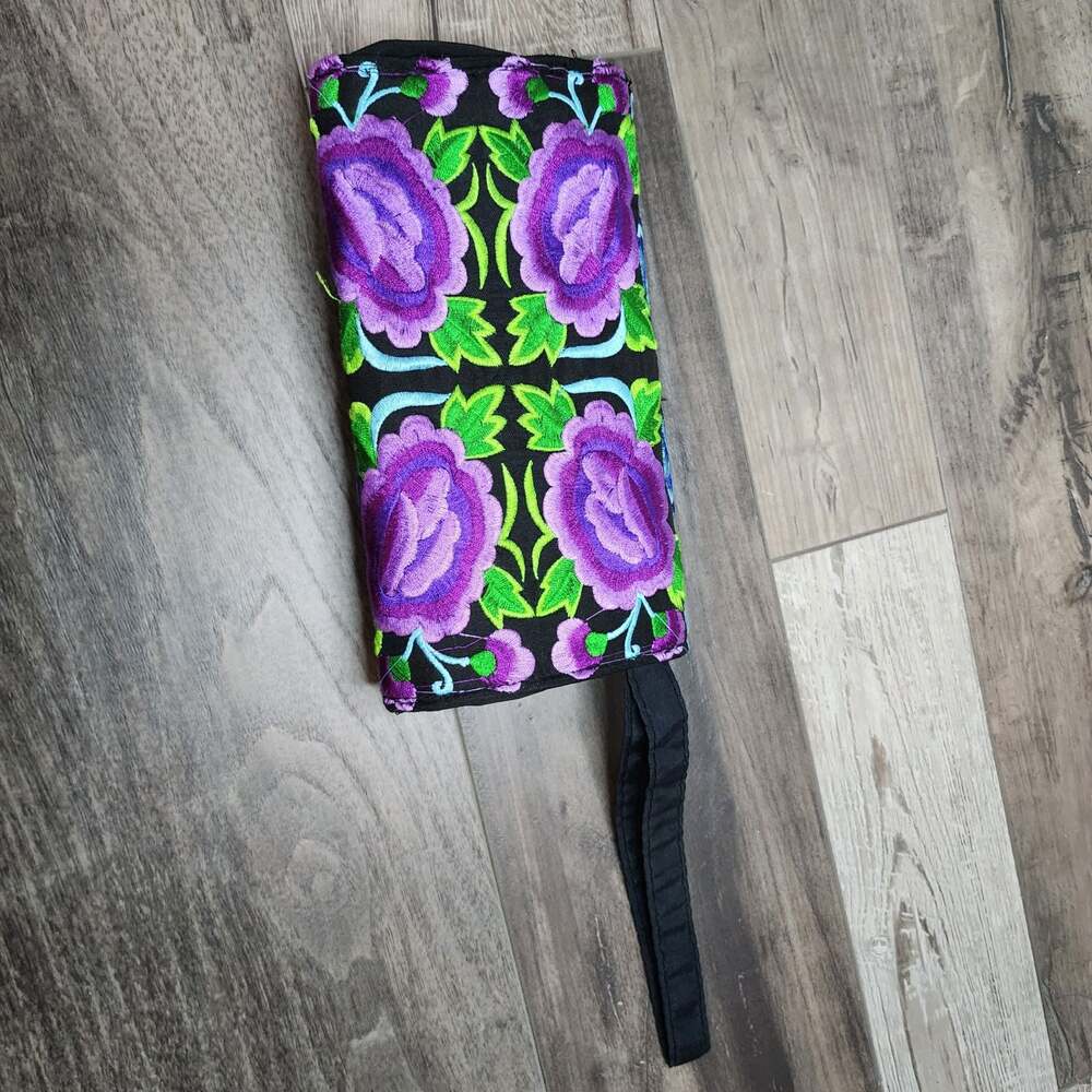 Boho Floral and Bird Embroidered Wristlet Clutch Bag ***Some loose strings*** - Picture 12 of 12